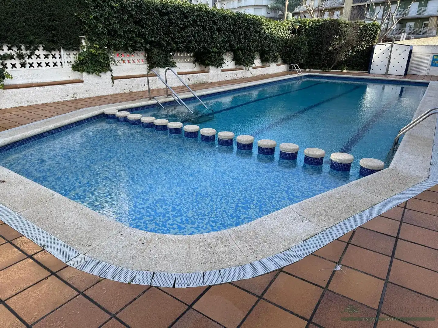 Schwimmbecken von Wohnungen zum Verkauf in Castell d'Aro, Platja d'Aro i s'Agaró mit Terrasse, Alarm und Gemeinschaftspool