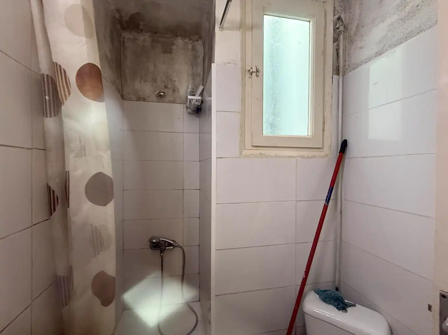 Badezimmer von Dachboden zum Verkauf in Barcelona