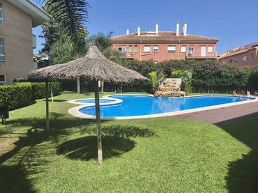Mini appartamento con piscina in vendita a Montañar - El Arenal