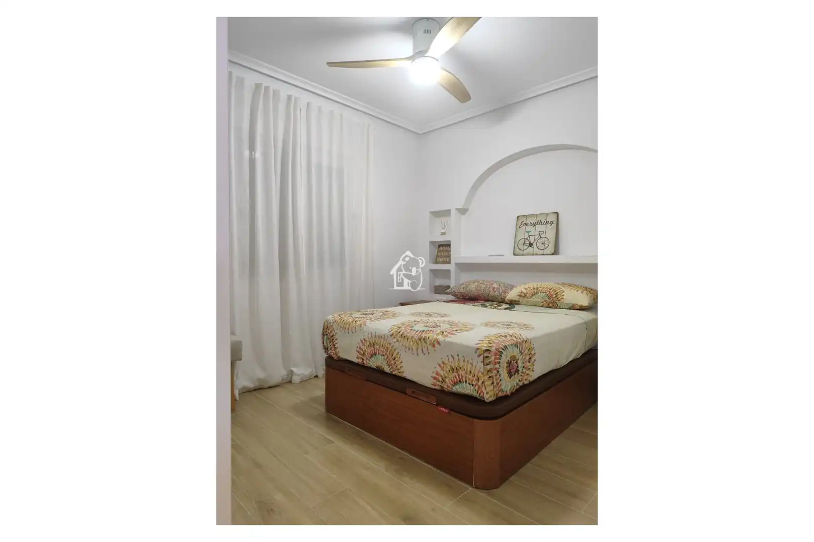 Dormitori de Apartament de lloguer en Orihuela amb Aire condicionat, Jardí privat i Terrassa