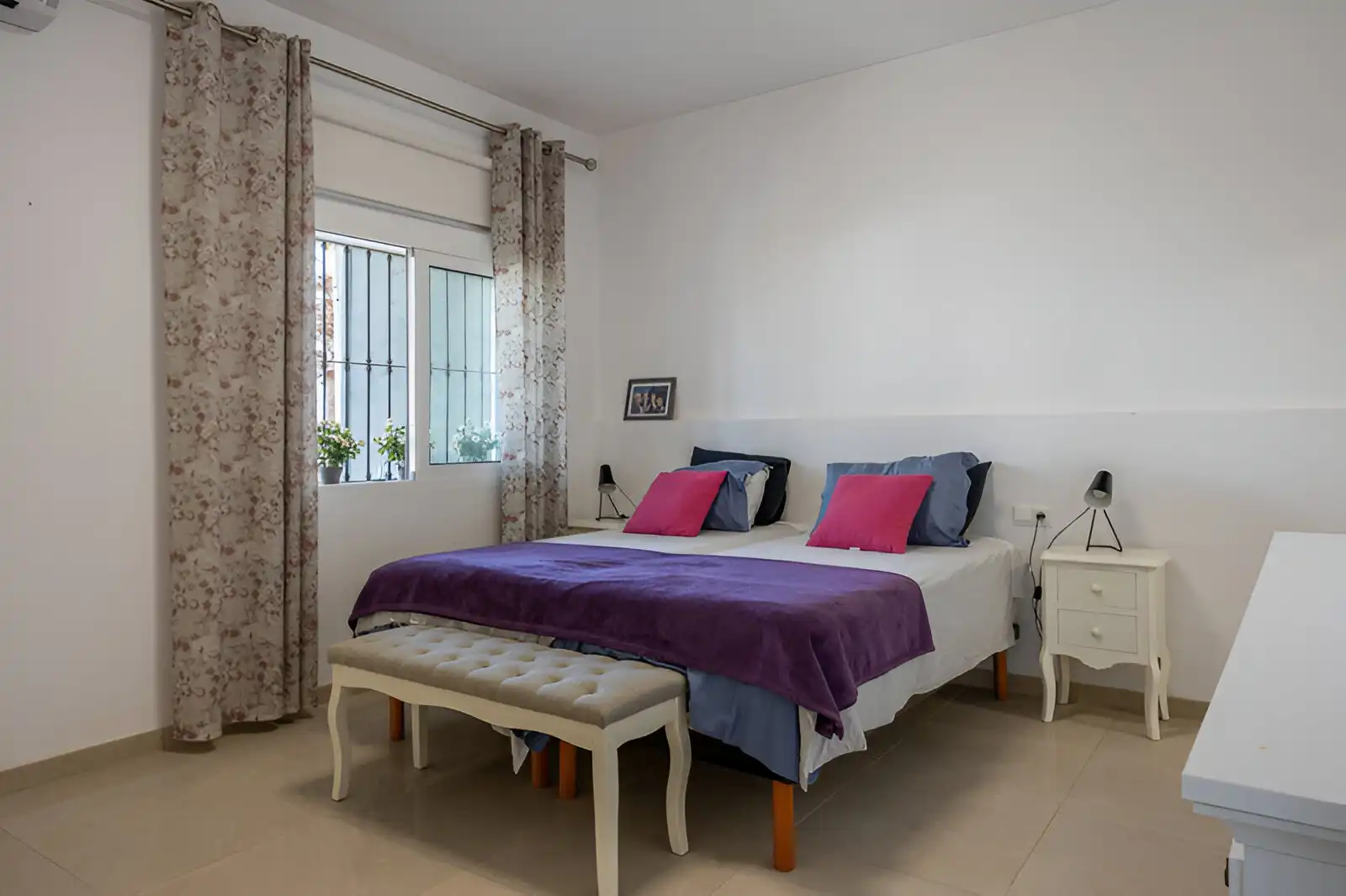 Schlafzimmer von Erdgeschoss zum Verkauf in Mijas mit Klimaanlage, Terrasse und Schwimmbad