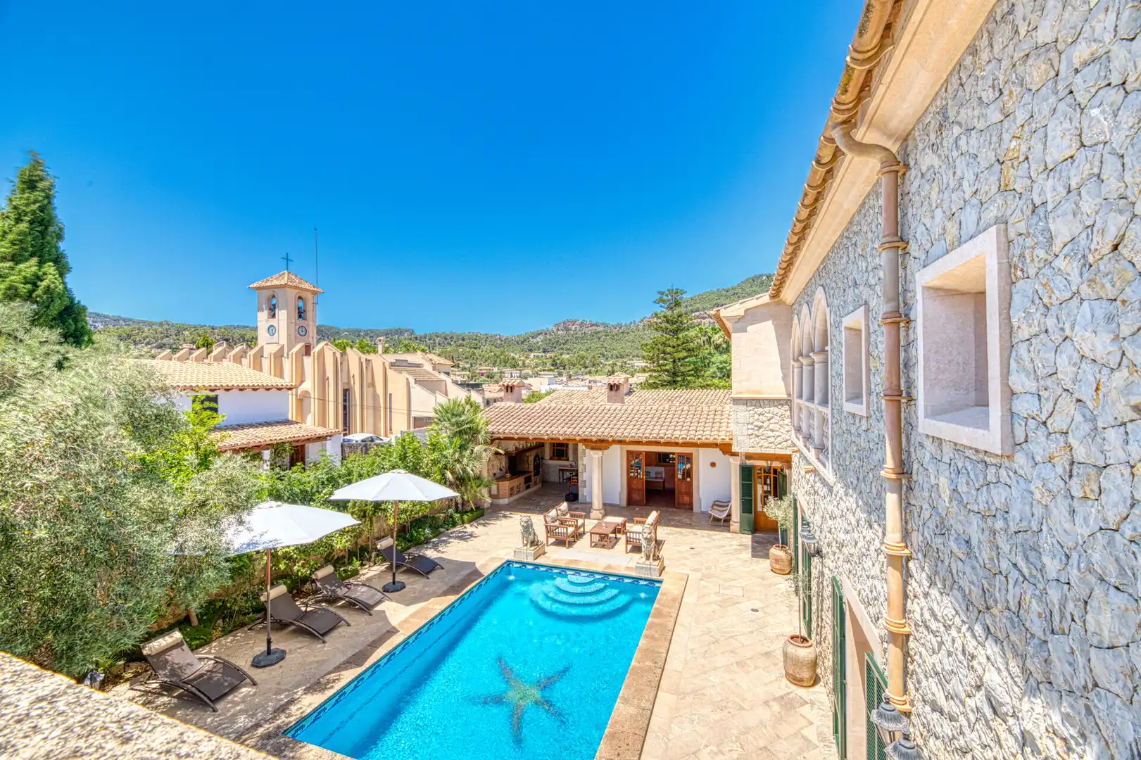 Exterior view of Houses for sale in Calvià  with Private garden
