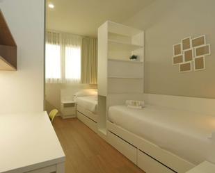 Bedroom of House or chalet to share in  Barcelona Capital  with Air Conditioner and Terrace