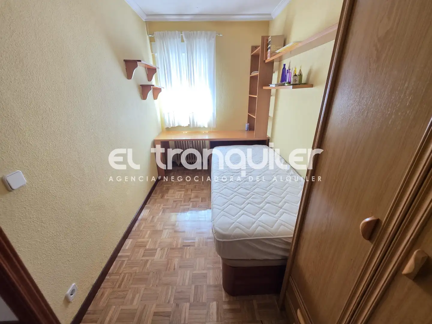 Habitación de Piso de alquiler en Madrid con Aire acondicionado, Parquet y Amueblado