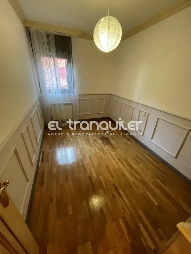 Bedroom of Flat for rent in Alcalá de Henares  with Air Conditioner, Parquet flooring and Swimming Pool