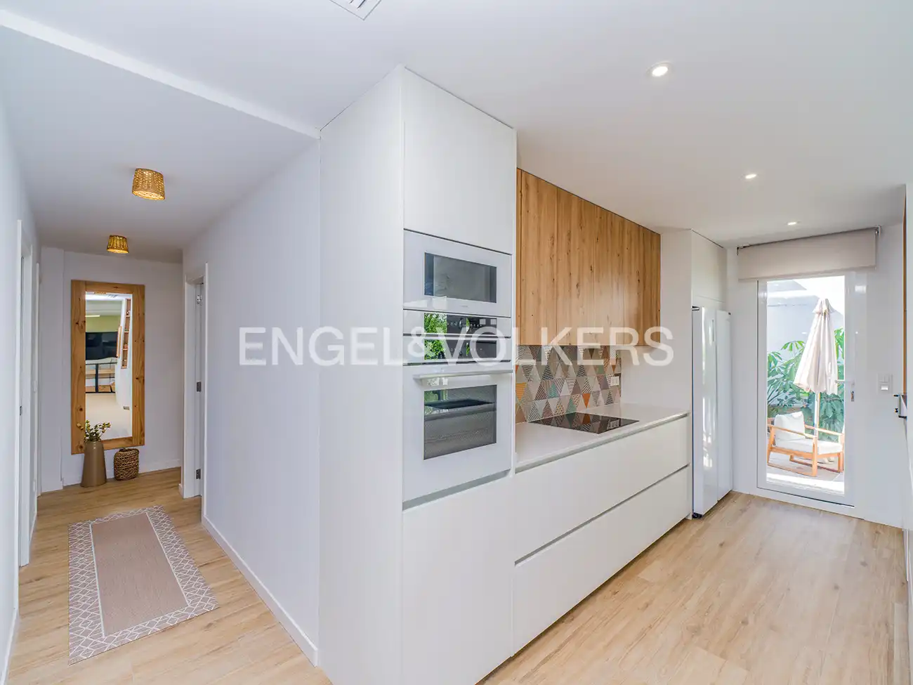 Cocina de Casa o chalet en venta en Sant Joan d'Alacant con Aire acondicionado, Calefacción y Jardín privado