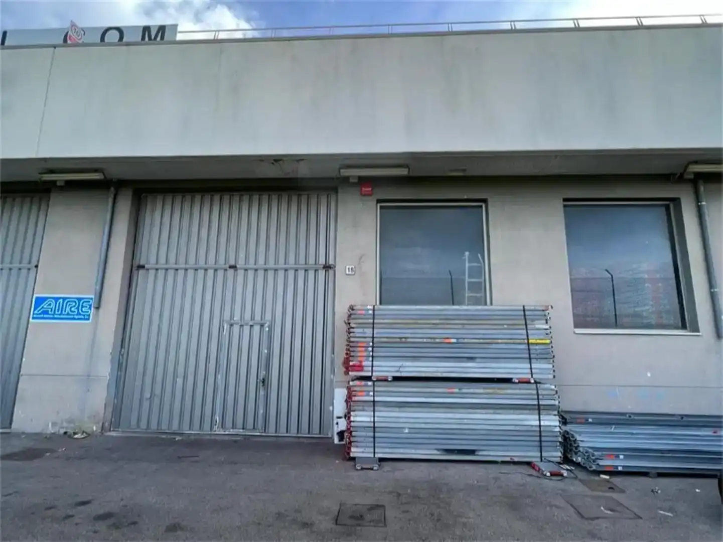 Vista exterior de Nau industrial en venda en  Palma de Mallorca