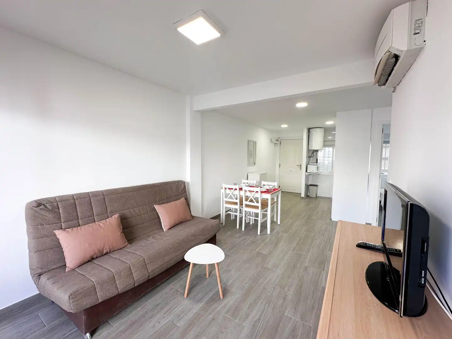 Living room of Flat for rent in Torrevieja  with Air Conditioner, Terrace and Furnished