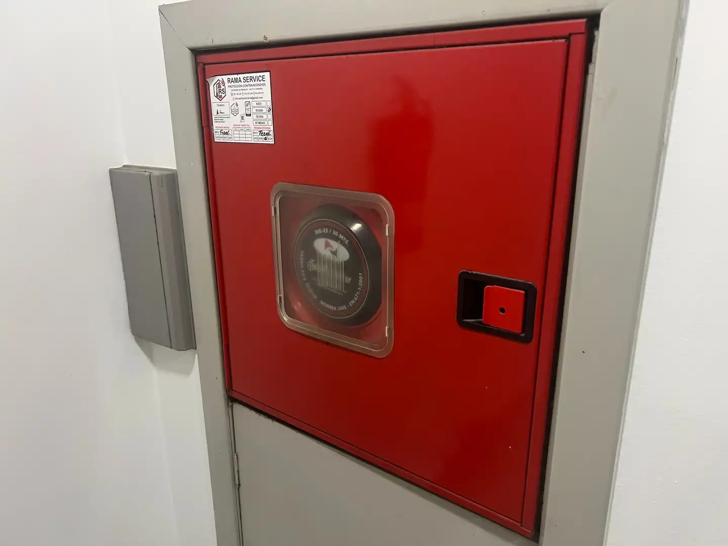 Oficina de alquiler en A Coruña Capital  con Aire acondicionado, Calefacción y Amueblado