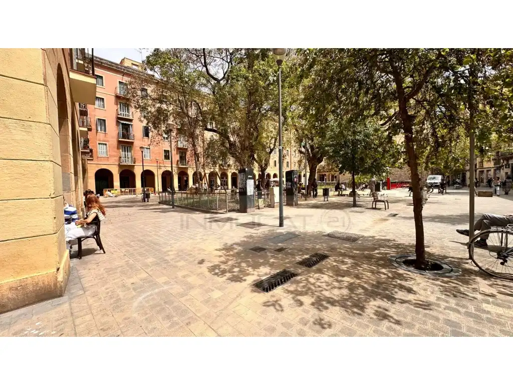 Vista exterior de Piso en venta en Barcelona