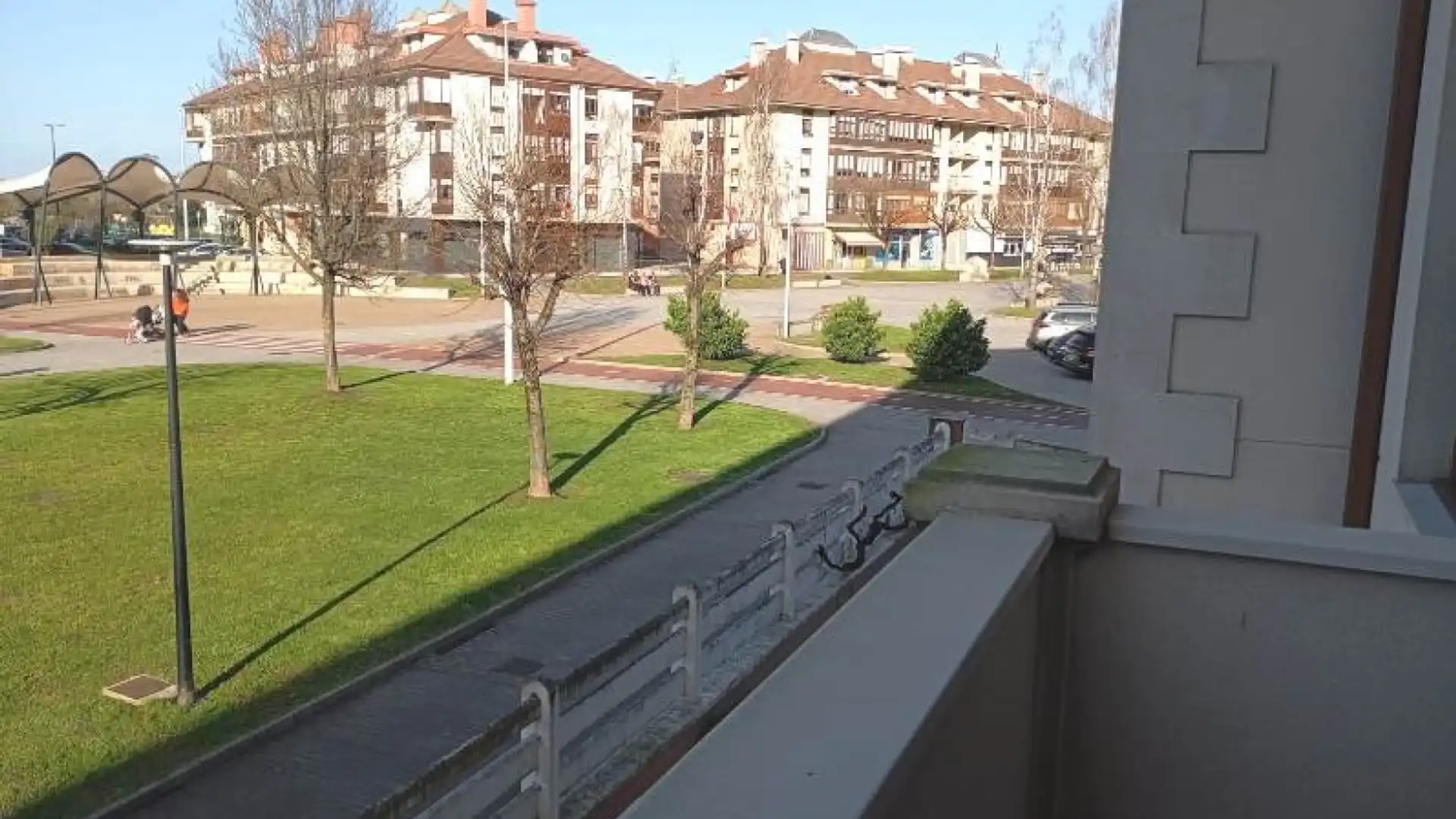 Außenansicht von Wohnung zum Verkauf in Cartes mit Heizung, Parkett und Terrasse