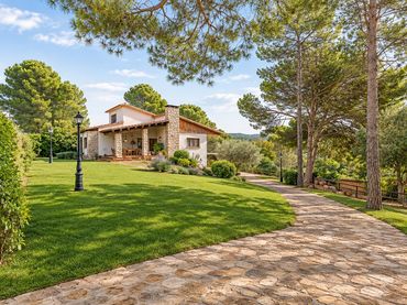 Casa amb balcó en venda a VALL D"OR