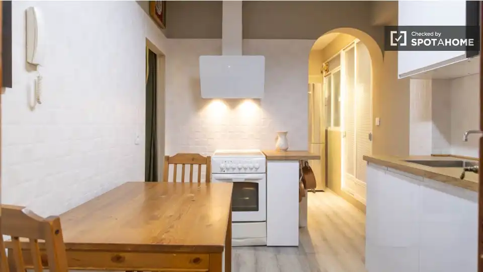 Flat for rent in Trafalgar