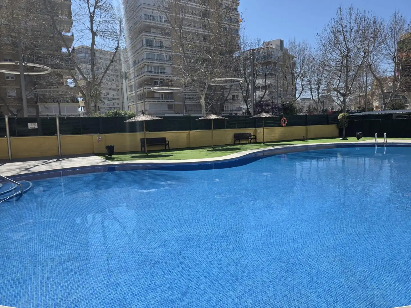 Piscina de Piso en venta en Benidorm con Calefacción, Amueblado y Piscina comunitaria