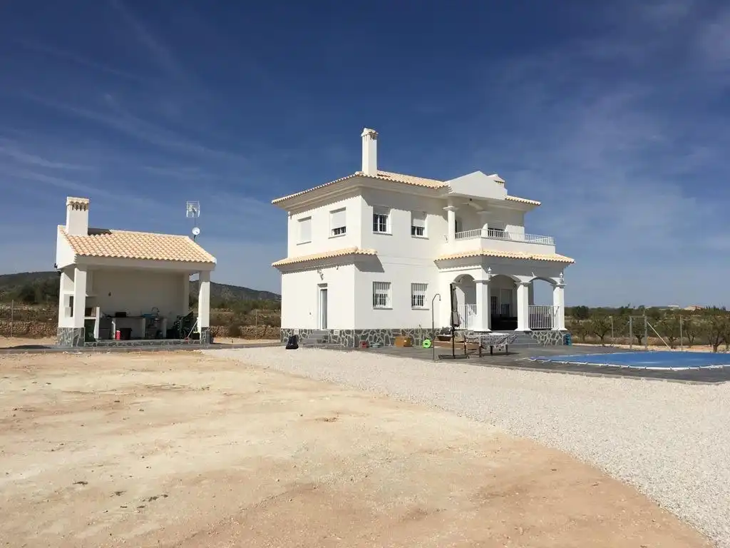 Villa mit Pool zum Verkauf in El Pinós / Pinoso, imagen 3