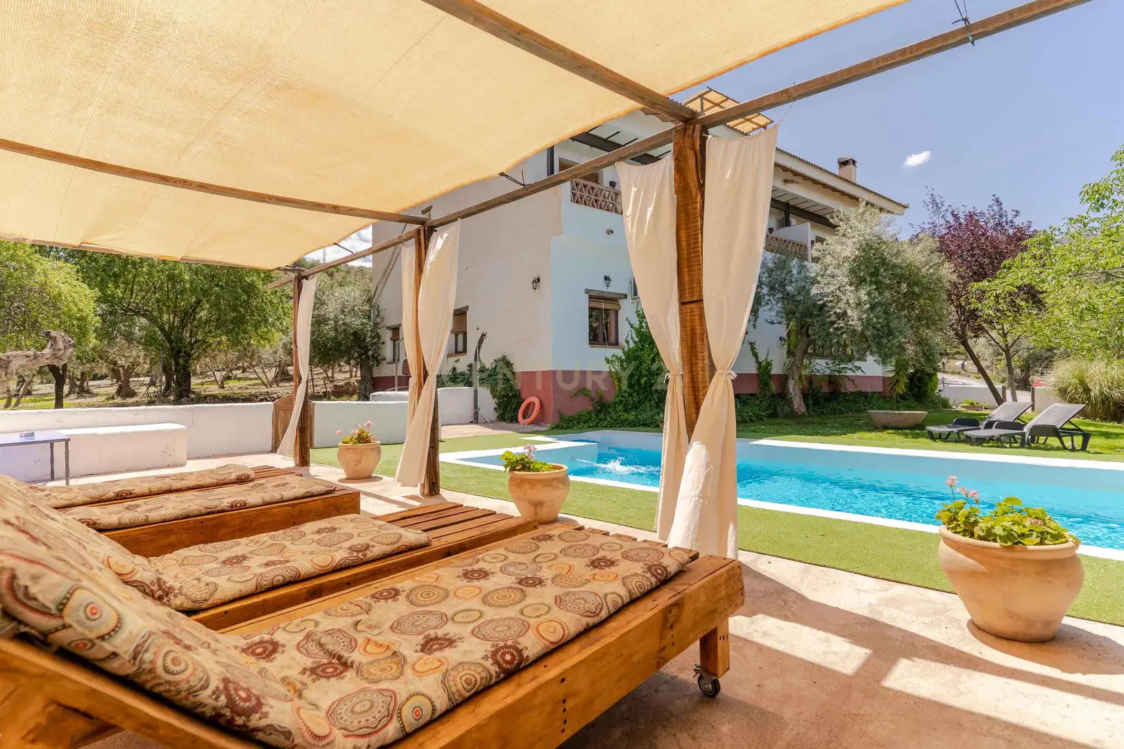Garden of Houses for sale in Pinos Genil  with Air Conditioner, Private garden and Furnished