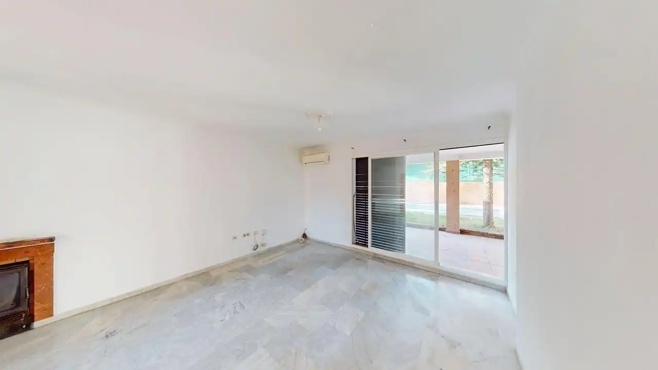 Casa adosada en venta en Bollullos de la Mitación con Aire acondicionado, Terraza y Piscina