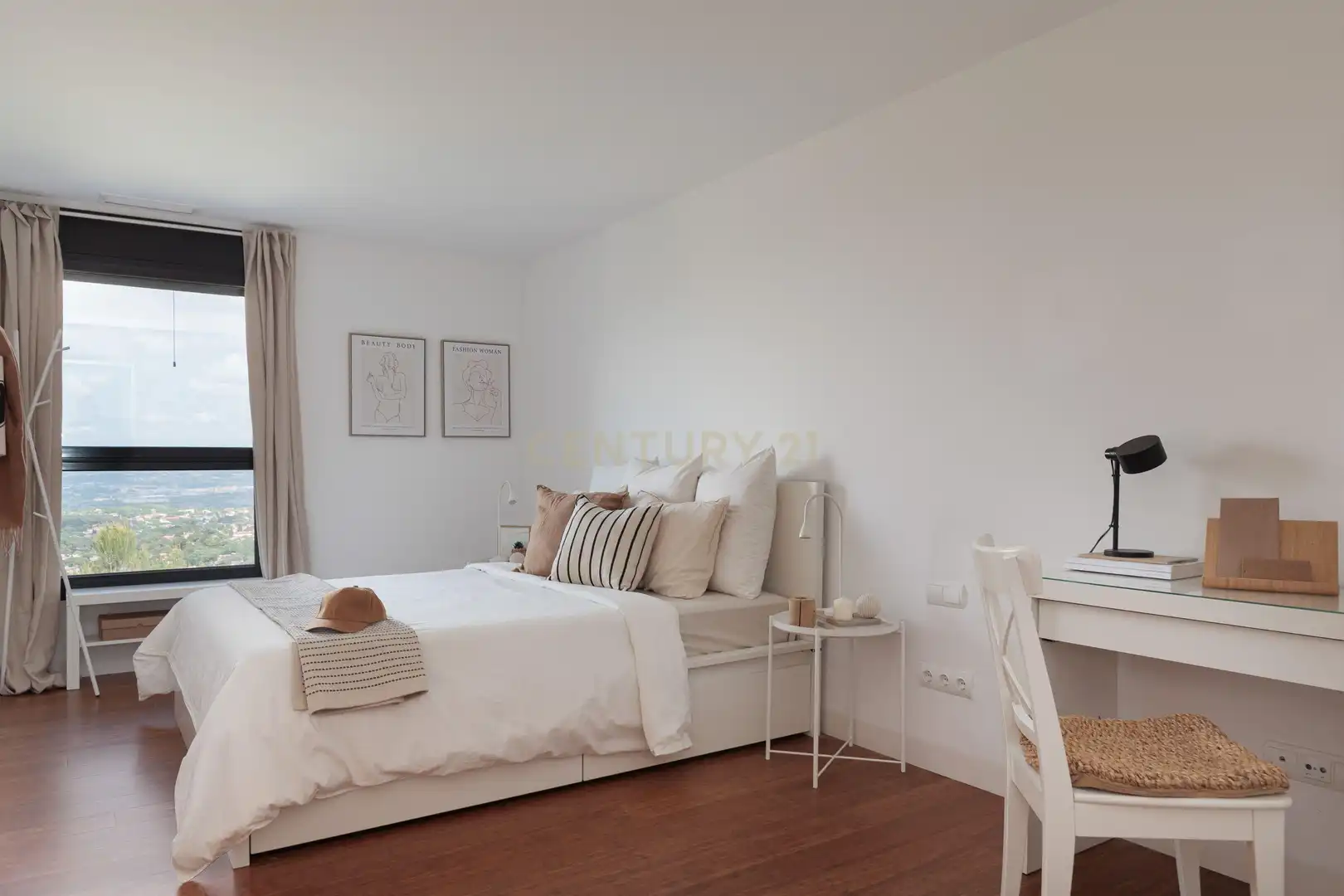 Dormitori de Casa o xalet en venda en Sant Cugat del Vallès amb Aire condicionat, Jardí privat i Traster