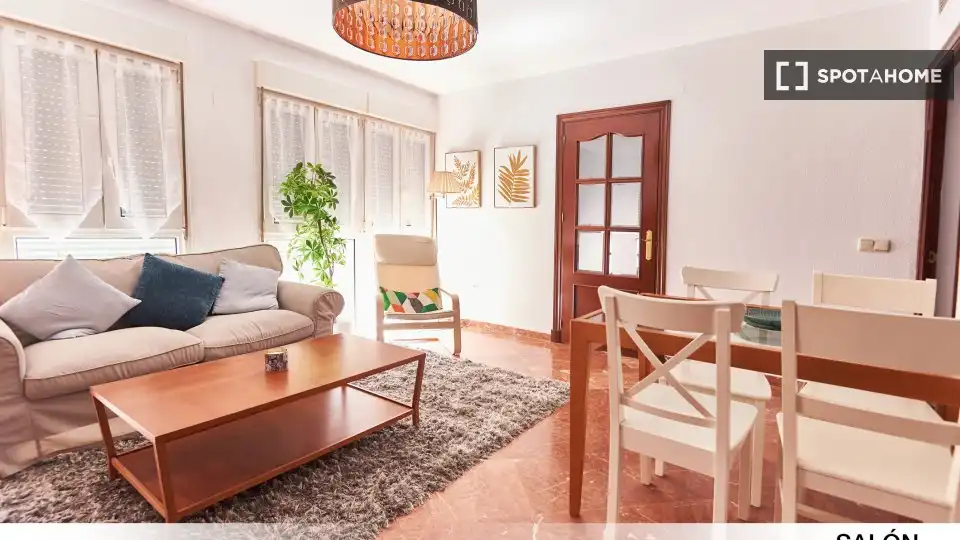 Sala de estar de Piso para compartir en Sevilla con Aire acondicionado, Terraza y Amueblado