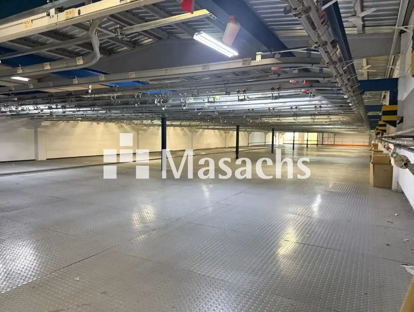 Nau industrial de lloguer en Cornellà del Terri amb Calefacció