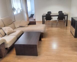 Sala d'estar de Apartament en venda en  Zaragoza Capital amb Aire condicionat, Calefacció i Moblat