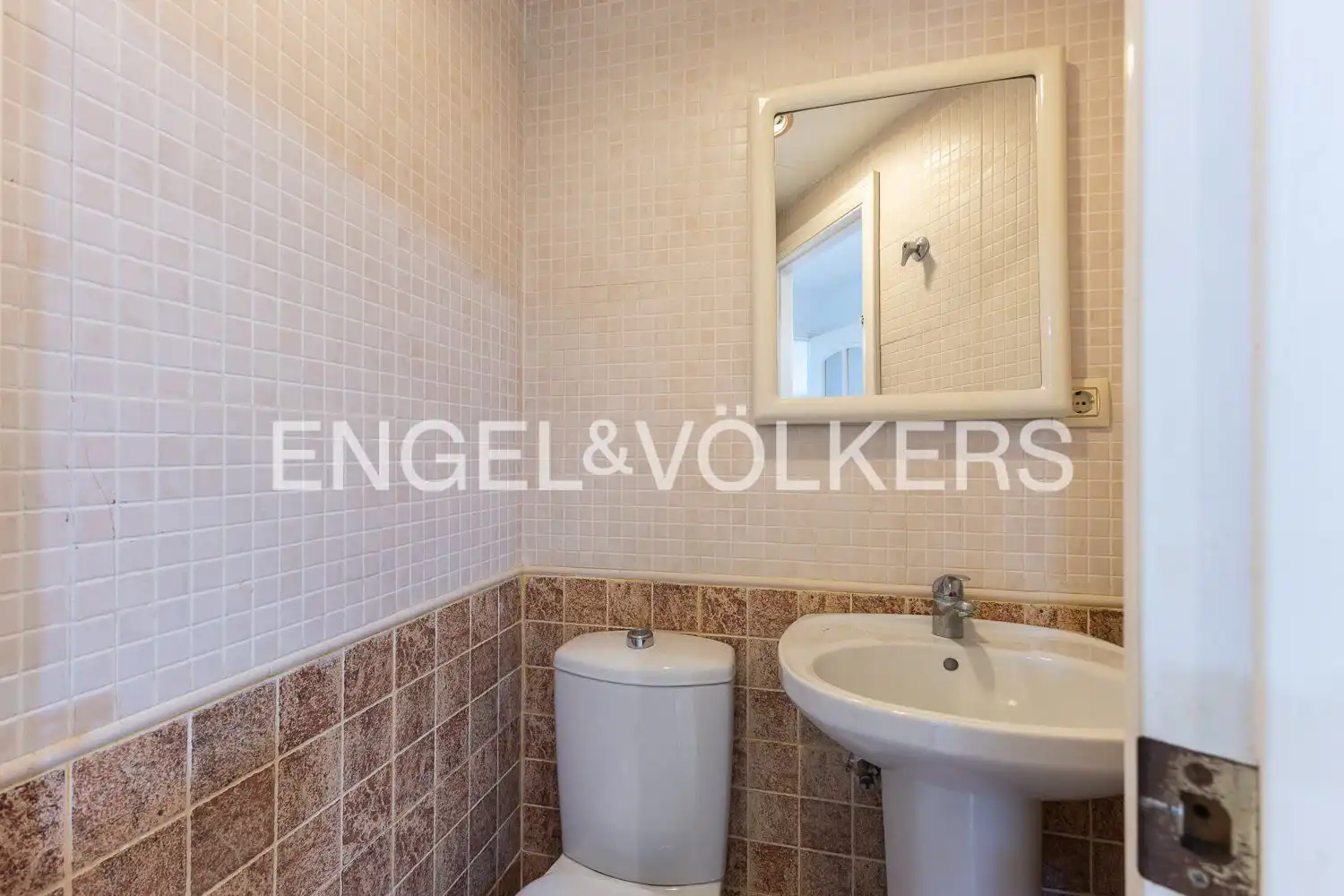 Bathroom of Flat for sale in Sueca  with Air Conditioner, Heating and Terrace