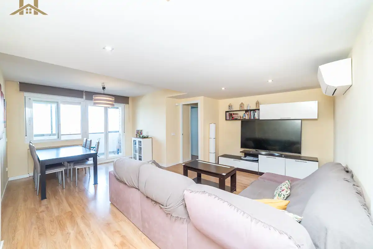 Living room of Flat for sale in Alcorcón  with Air Conditioner, Heating and Terrace