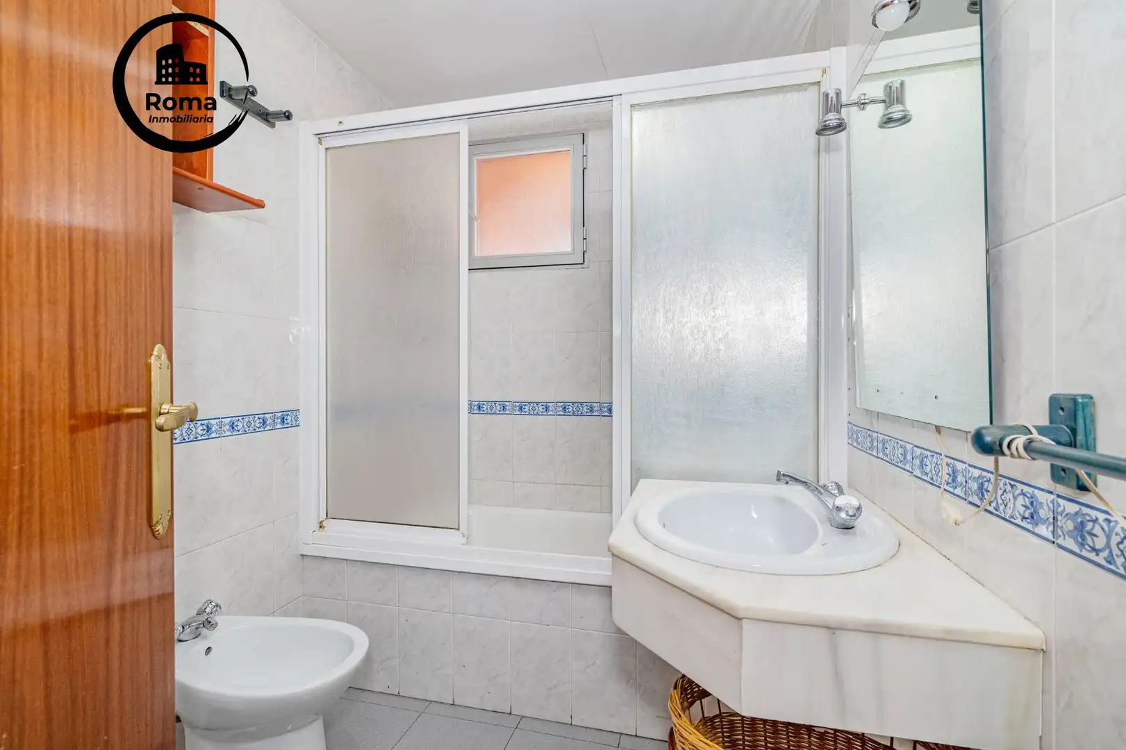 Baño de Dúplex en venta en Granada con Aire acondicionado, Terraza y Trastero