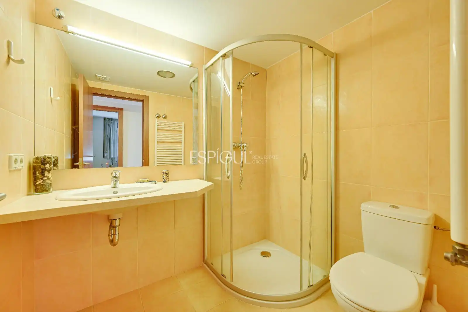 Bathroom of Attic for sale in Girona  with Air Conditioner, Heating and Terrace