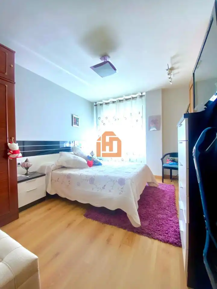 Bedroom of Apartments for sale in San Andrés del Rabanedo  with Heating, Parquet flooring and Storage room
