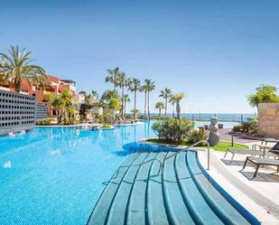 Piscina de Apartament de lloguer en Estepona amb Aire condicionat, Terrassa i Piscina