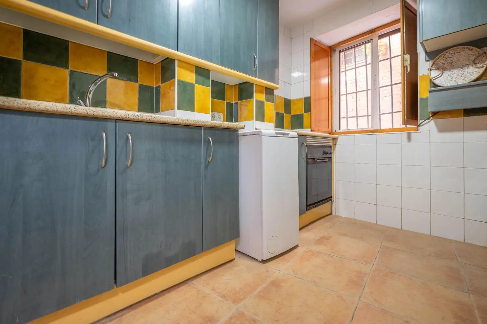 Kitchen of Apartments for sale in Granada  with Furnished