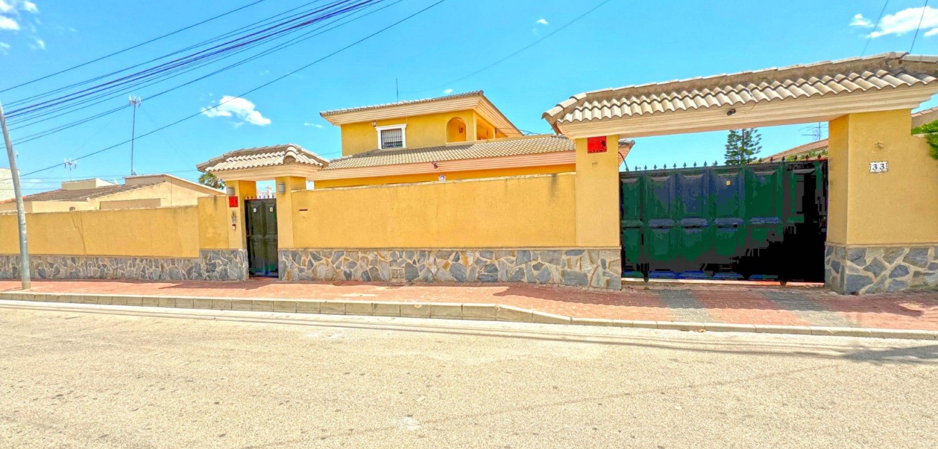 Exterior view of House or chalet for sale in Torrevieja  with Air Conditioner, Private garden and Terrace