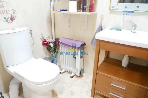 Badezimmer von Haus oder Chalet zum Verkauf in Maçanet de la Selva mit Heizung, Privatgarten und Schwimmbad