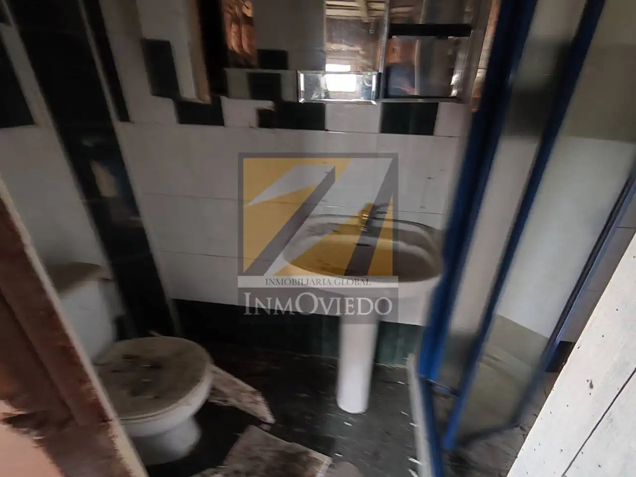 Baño de Casa o chalet en venta en Avilés con Jardín privado