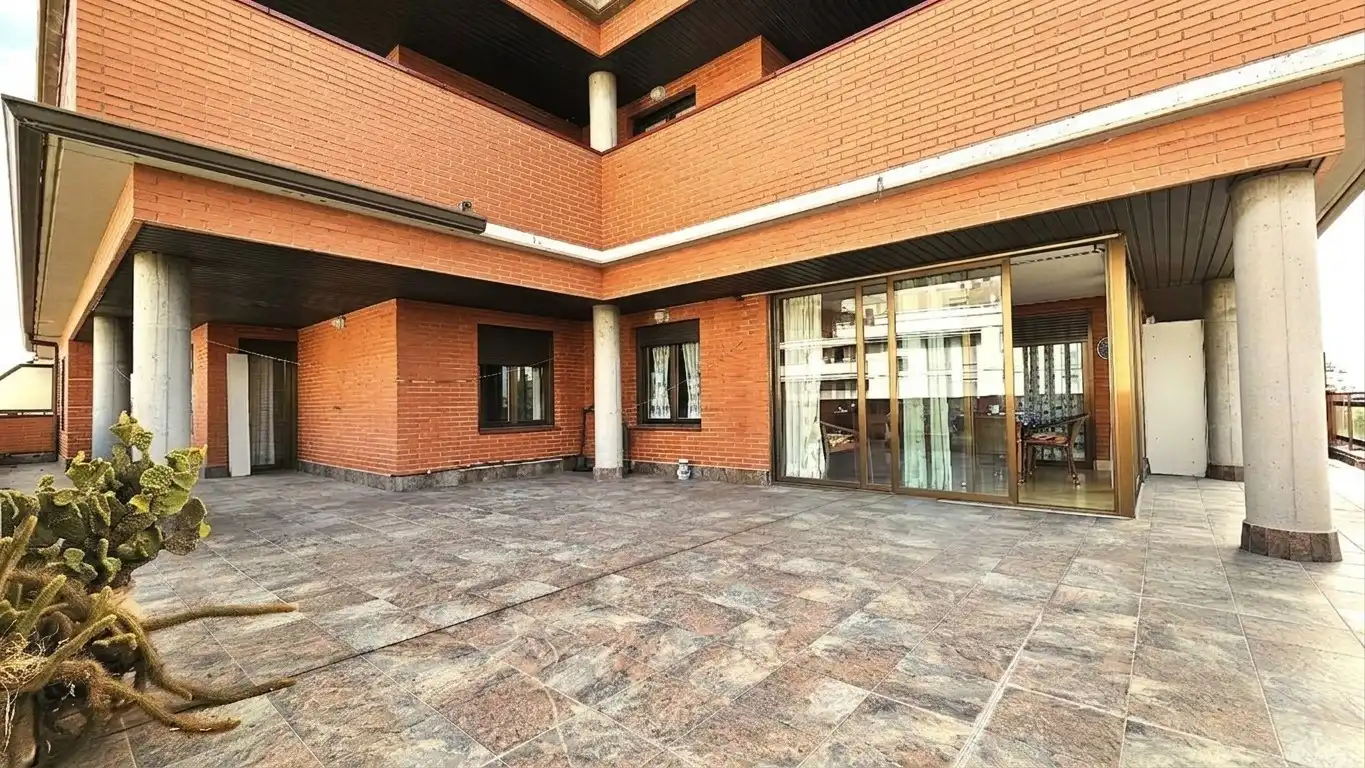 Vista exterior de Piso en venta en Zaragoza con Aire acondicionado, Calefacción y Terraza