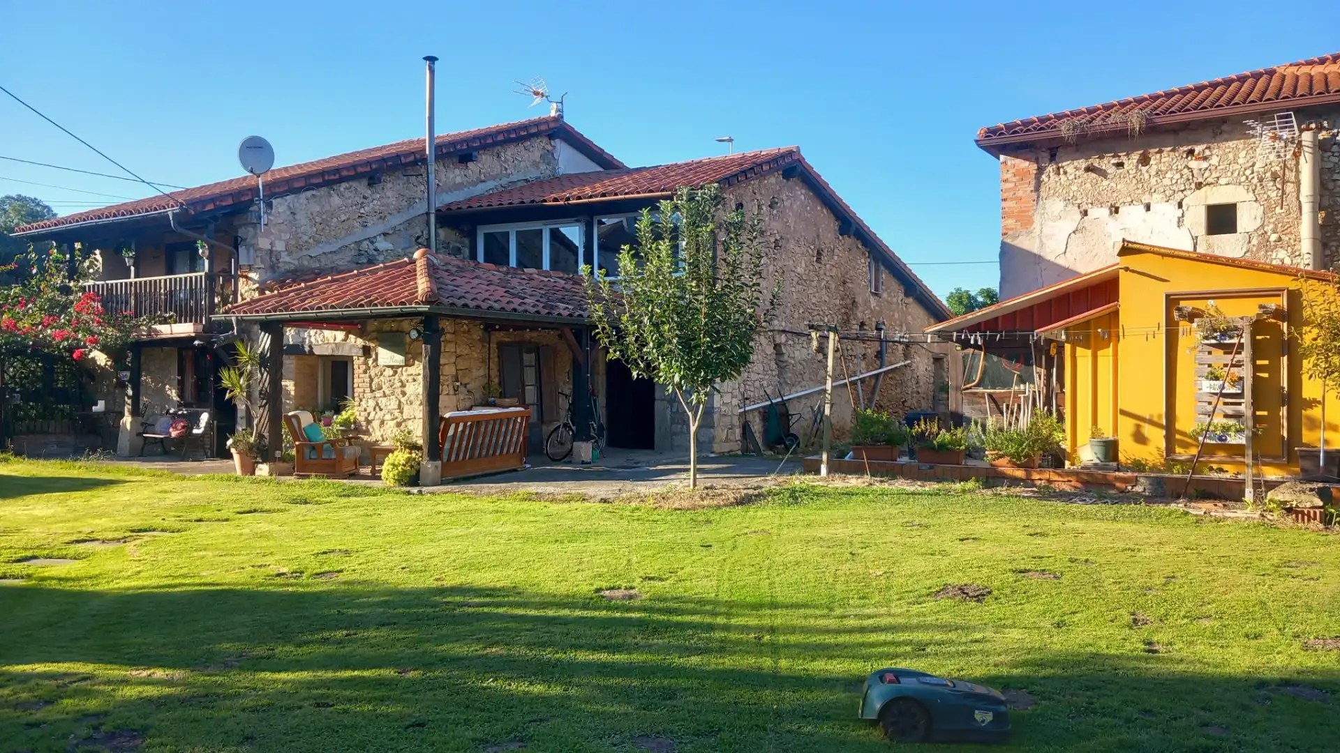 Exterior view of Country homes for sale in Marina de Cudeyo, Cantabria