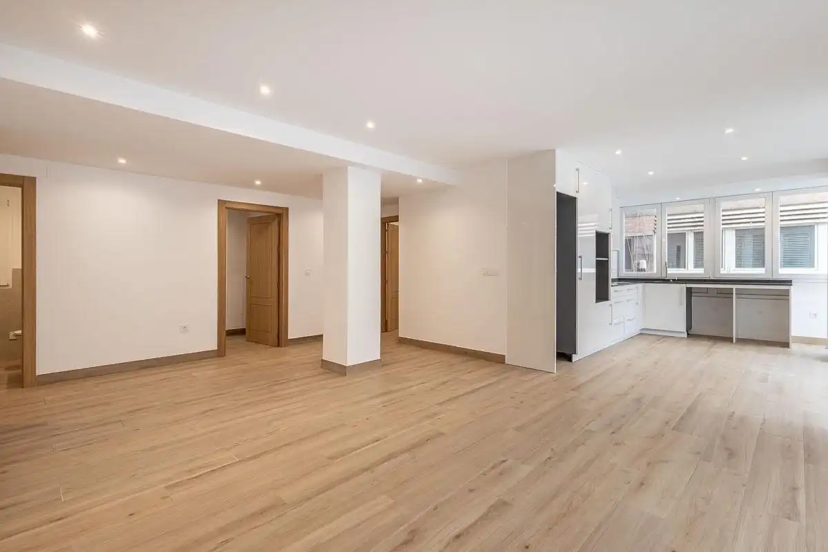 Flat for rent in Granada  with Heating