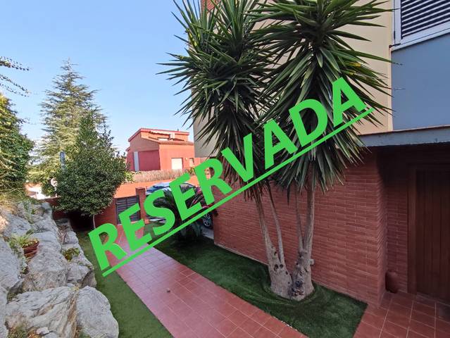 Casa-chalet en Venta en Carrer Rafael Ribé i Coma en Gelida