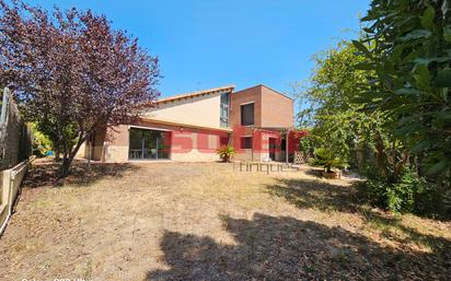 Exterior view of House or chalet for sale in Sant Cugat del Vallès  with Air Conditioner