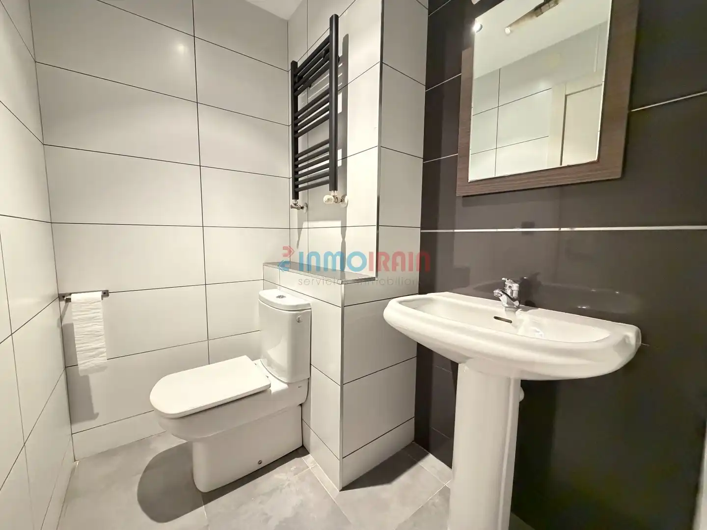 Badezimmer von Wohnung zum Verkauf in Zumarraga mit Heizung