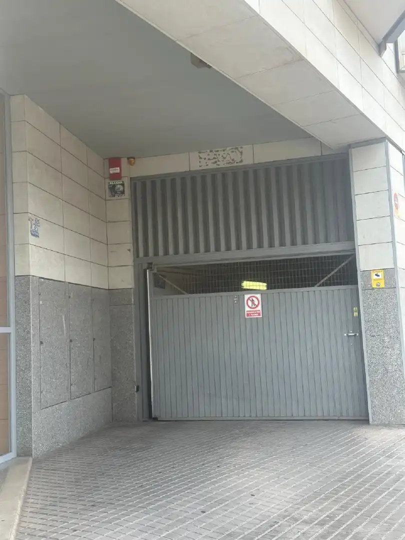 Einzelparkplatz mit Aufzug zum Verkauf in Avinguda de Candalix 28, imagen 2