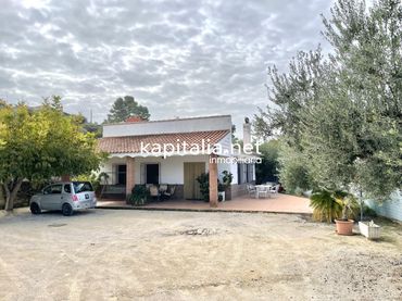 Casa con piscina in vendita a Sant Josep - Zona Hospital