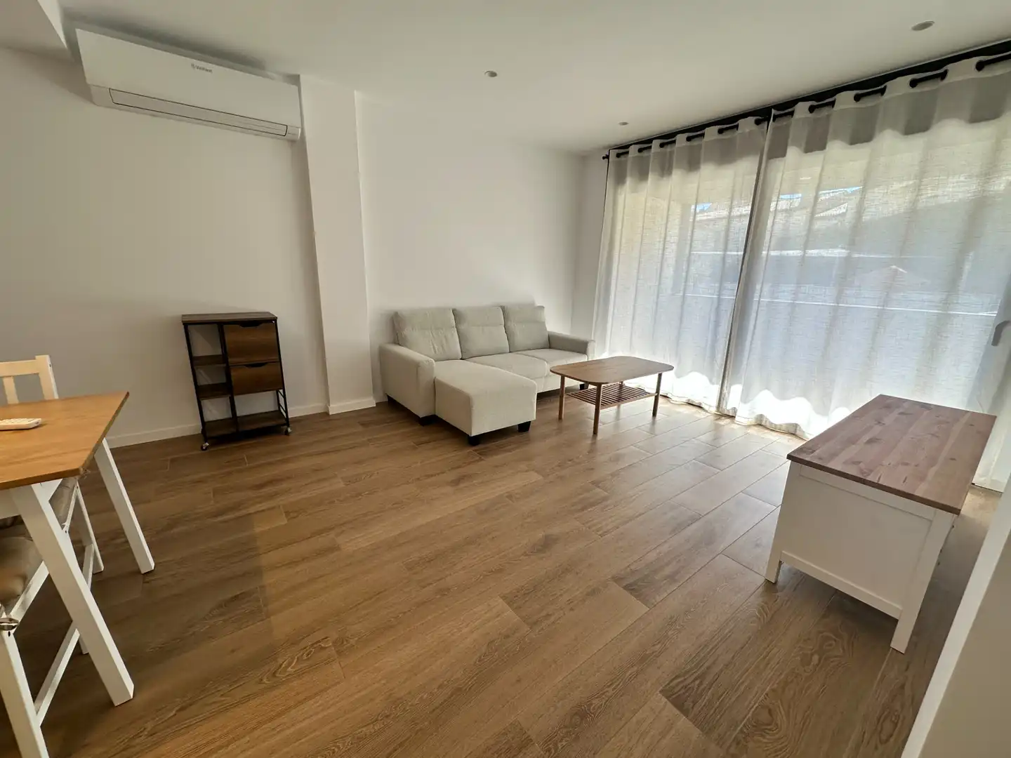 Living room of Ground floor for rent in Fornells de la Selva  with Air Conditioner, Heating and Parquet flooring