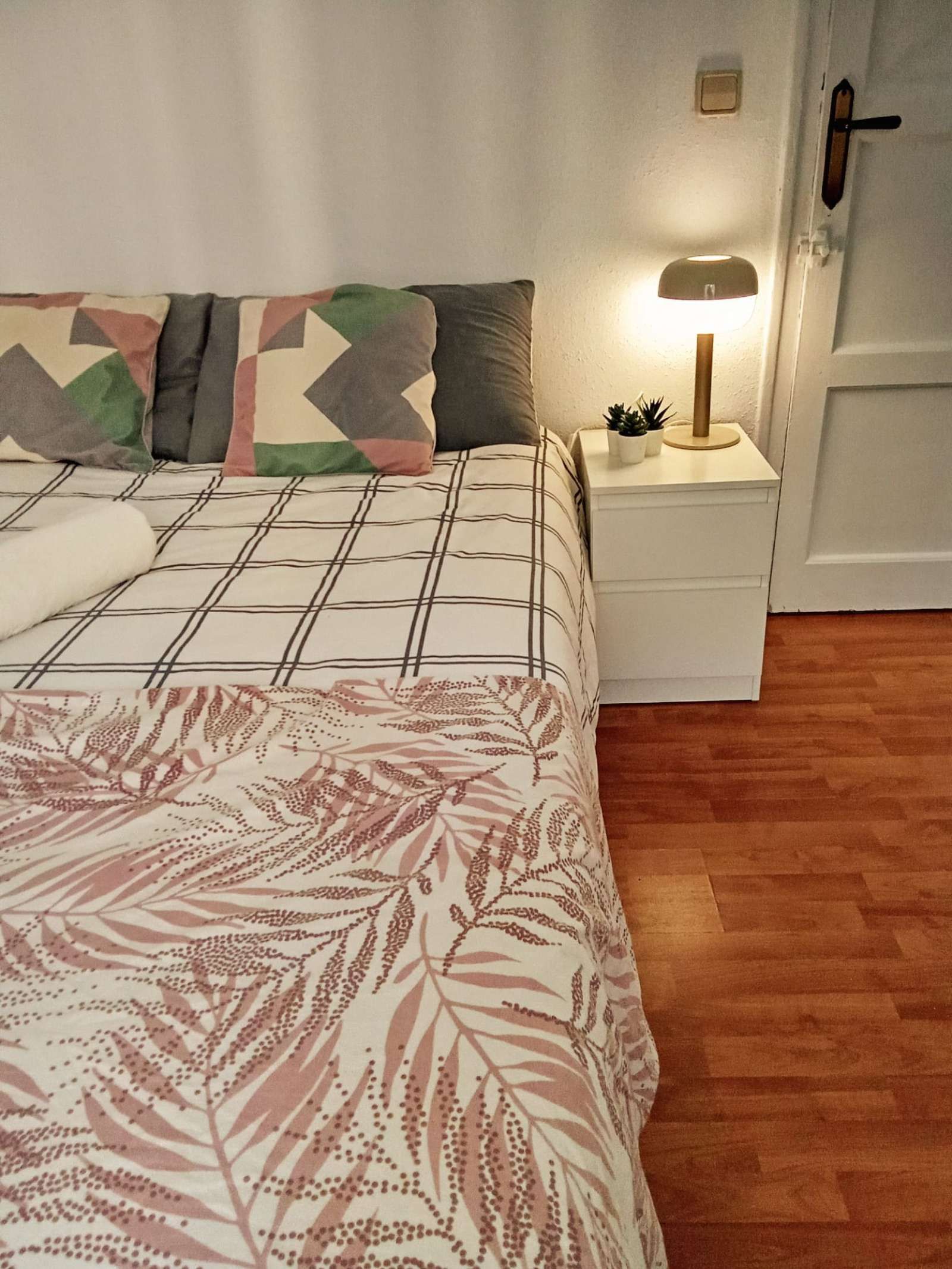 Bedroom of Flat to share in  Madrid Capital  with Air Conditioner, Heating and Terrace