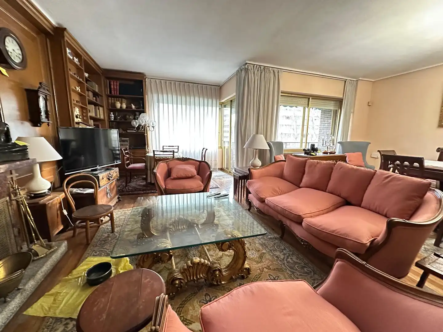 Living room of Flat for sale in Madrid  with Parquet flooring, Terrace and Storage room