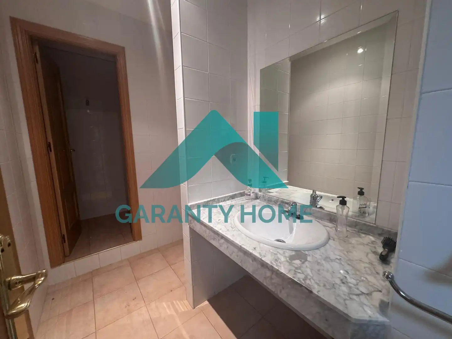 Bathroom of Office for rent in Cáceres  with Air Conditioner and Heating
