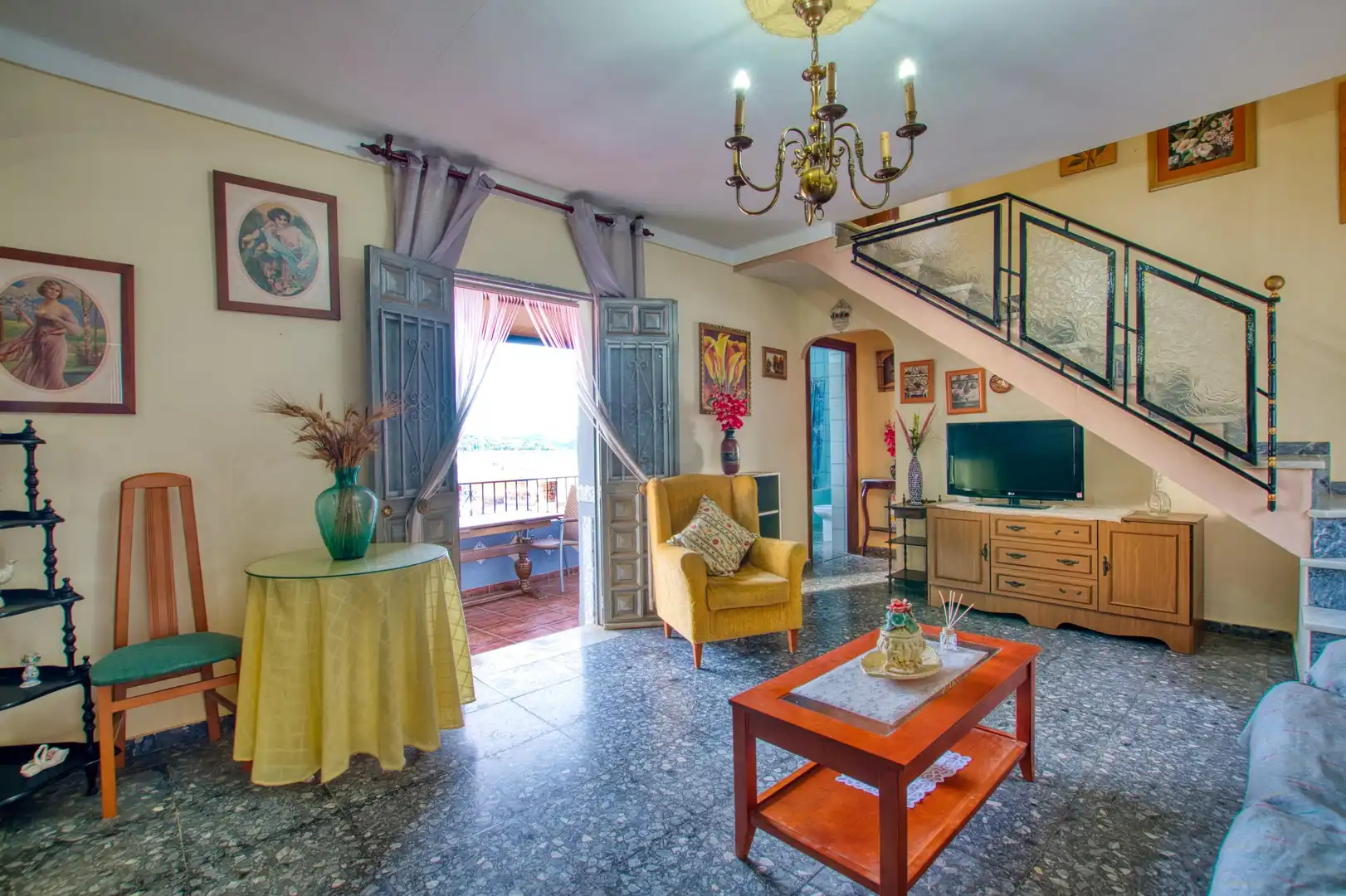 Sala de estar de Casa adosada en venta en Benamargosa