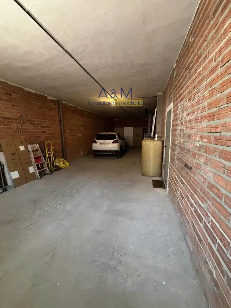 Parking de Edificio en venta en Cigales