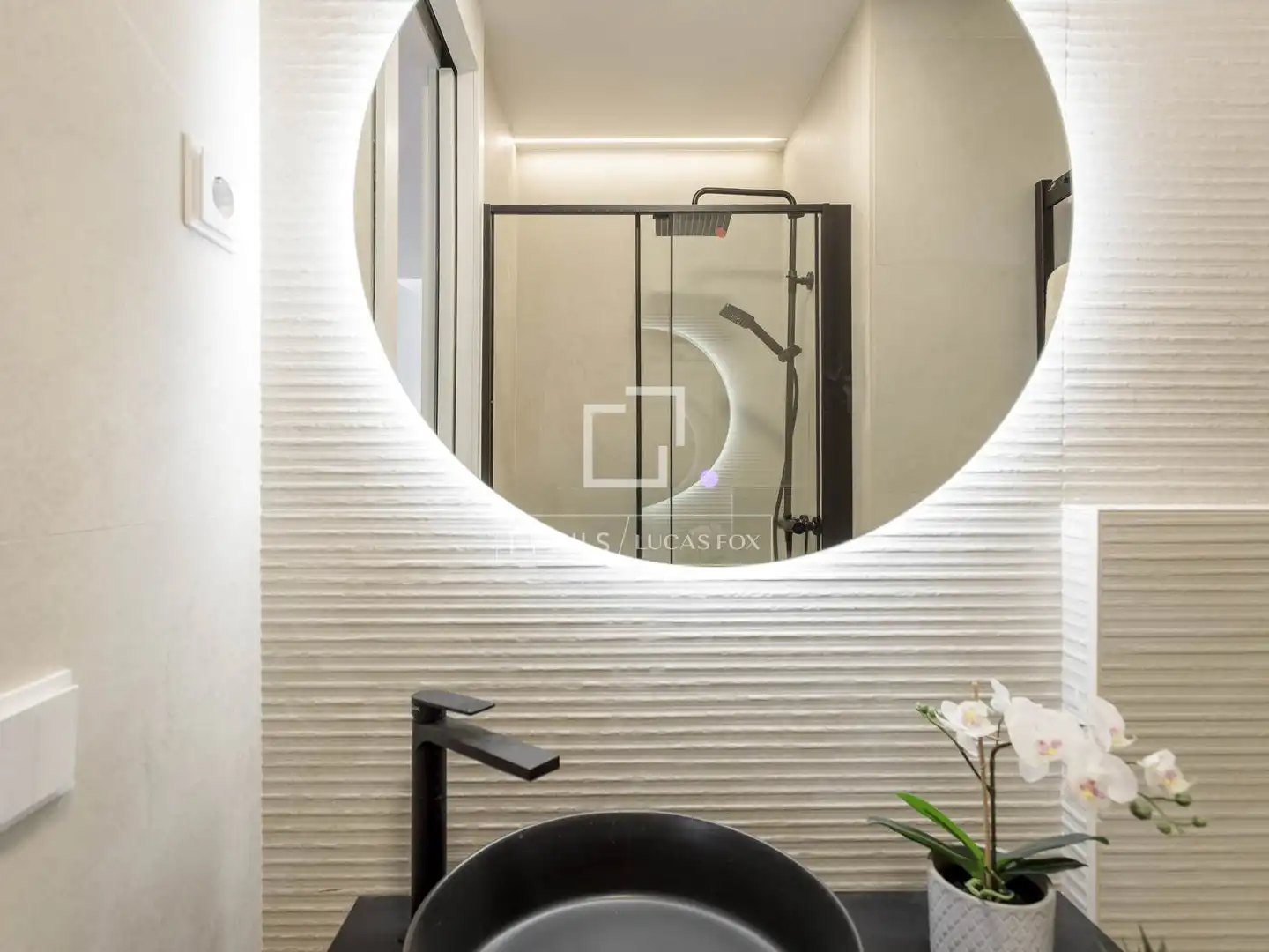 Bathroom of Flat for rent in Madrid  with Air Conditioner and Furnished